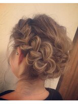 アリーナ 緑が丘店(arena) ハイトーンカラーにおススメ☆編み込みパーティヘア