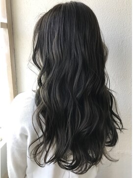 アフロート ディル(AFLOAT D'L) アフロート恵里 耳かけ ウェーブパーマ フォギーベージュ