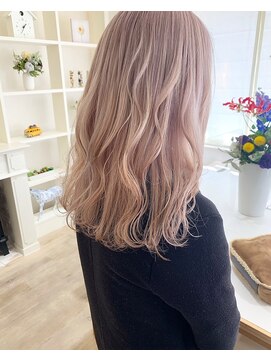 アンベリール(Embellir) ホワイトピンク