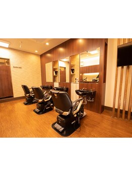 平日は21時まで営業！帰宅途中でも気軽に立ち寄れるメンズ専門サロンです☆【Smile hair 草加店】