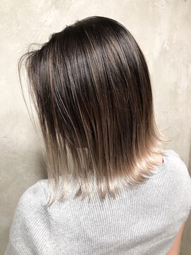 キュー(cue) 【cue】外国人風バレイヤージュ×切りっぱなしボブ