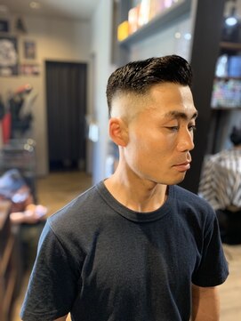 バーバー スタジオ ラフテル(Barber Studio RAFTEL) 七三スキンフェードスタイル