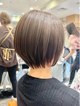 アフロート ルヴア(AFLOAT RUVUA) 30代40代50代◎大人ナチュラルショートボブ 新宿