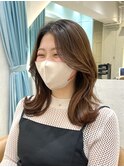 流れる前髪のくびれセミロングヘア 韓国風 恵比寿