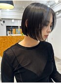 前下がりボブ　イメチェンカット　ワンレン　黒髪スタイル