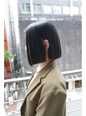 モードなパッツンボブスタイル