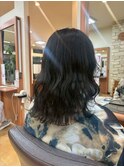 大人可愛い黒髪暗髪なみないウェーブ×レイヤーミディアム