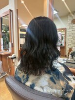 ヒラトヤ 肴町店 大人可愛い黒髪暗髪なみないウェーブ×レイヤーカットミディアム