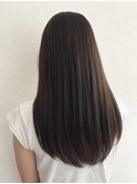 透明感と品のある大人グレージュ