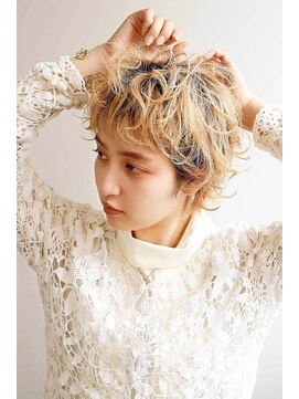 アムネシア 三軒茶屋(AMNESIA) ハイトーン/顔まわりデザインカット