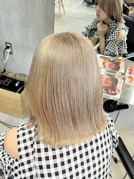 ラック(LUCK) ホワイトベージュ/船橋/くすみベージュ/細めハイライト