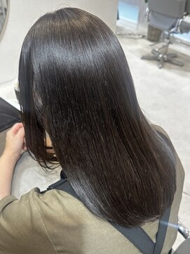 ベル サウス(BHEL south) 津市ロングレイヤーカットハッシュカット透明感カラー重めロング