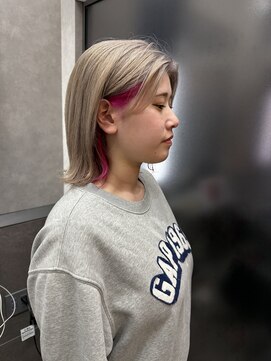 リリー ヘアーアンドビューティー(Lily) 派手髪外ハネスタイル