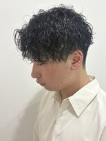 ヒュイル バイ ニアウ(Hwyl by Niau) MEN’S HAIR/波巻きツイストスパイラル/リバースセンターパート