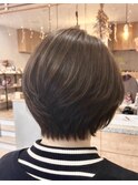 ショートボブ