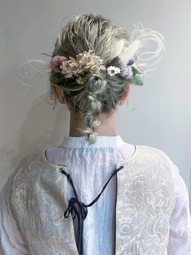 オリ(oli) アイスブルー × 特別な日のヘアセット