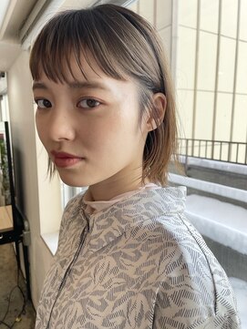 ブルック(BROOK.) ペールベージュ　プツっとボブ