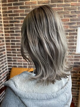 ロク(6) ミルクティーグレージュ/ミディアムボブ