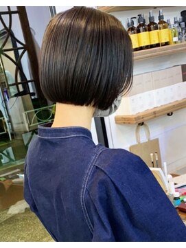 ナタン 自由が丘(NATHAN) 耳だしショート×ミストバング×癖毛カット×ウザバング×ボブ