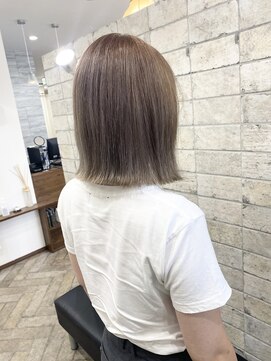 グランルシア(GRAN Lucia) 切りっぱなしボブ　ベージュ