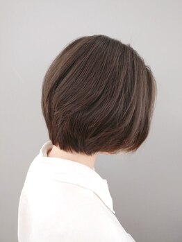 ルーツ(ROOTS)の写真/自宅でもサロンの仕上がりが再現出来る◎一人ひとりの髪質・骨格を見極めたカットであなたの理想を叶える♪