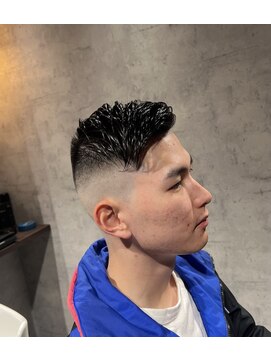 シャノ(siano) スキンフェード/かき上げ