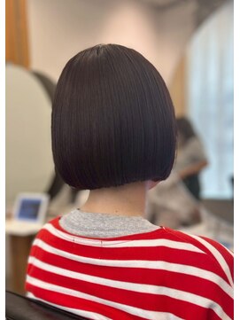 アコロン 武蔵小杉(acoron.) 首元美人な切りっぱなしボブ　武蔵小杉