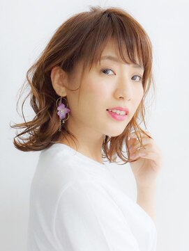 ムルチュラ(muruchura) フリンジウェーブのゆるふわ耳かけ大人ヘア　田原佐知子