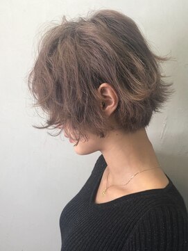 アミヘアーサプライ(AMI Hair Supply) ラフ外ハネショート/ラベンダーアッシュ/エッジショート