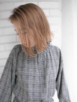 ルティア 池袋(Lutia)&nbsp;切りっぱなしボブで外ハネスタイル