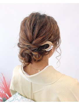 レア(Le'a) 下めのアップスタイル