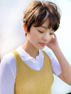 シー バイ ロンド 新宿(Sea by Lond) 大人かわいいマッシュショートヘアとカーキアッシュカラー