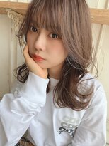顔周りくびれヘア（小顔オリーブカラーハイライトカラー）