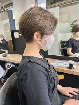 ジーニー 横浜(giinii) 大人美人20代30代40代ショートヘア_ベージュ【横浜】渋谷良太