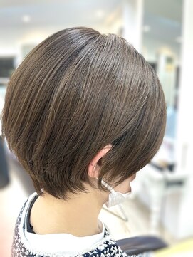 リブレ(LIBRE+hp) 耳掛けショートボブ
