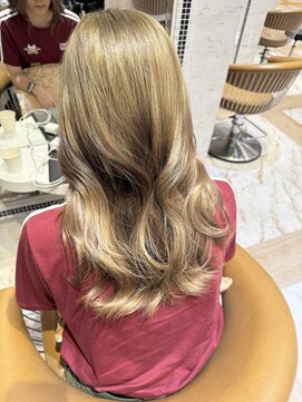 ロンドローズ 名古屋(Lond damaskRose) ブリーチ 学割 オリーブベージュ レイヤーカット リタッチ  877