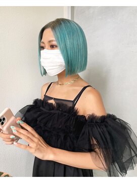 ジーナ オモテサンドウ(XENA) ケアブリーチ×ハイトーン×エメラルドグリーン(表参道)