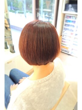 ヘアデザイニング ズーム 飯田橋店(hairdesigning Zoom) 30代40代：ショートグラデーションボブ
