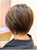 上品に見える"前下がりボブ"