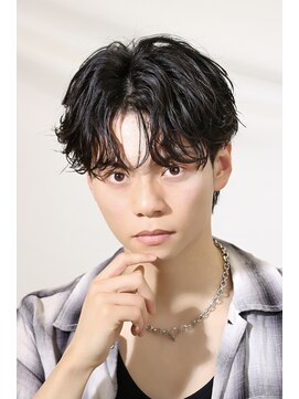 アイトーキョー 横浜(AI TOKYO) ツイストスパイラル/フェザーパーマ/ブリーチ[横浜駅]