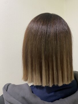 アリエル セバスチャン エクステでミルクティーベージュグラデーション