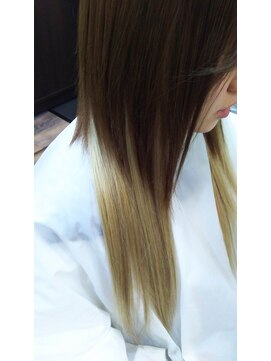 レヴィーマム(Revie mum) エクステでグラデーションに