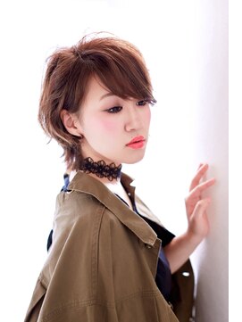 ティアラ 桜木町(TIARA) 大人ショート☆斜めバング☆耳掛け by TIARA