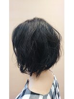 ジパングインスパイア&nbsp;ナチュラルフェザーカールボブ@KITA(クセっ毛さんヘアカタログ)