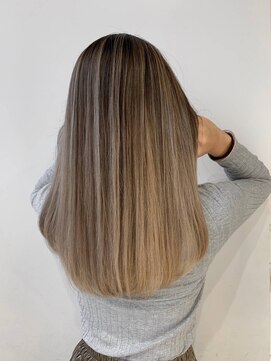 シエスタ バイ アンブルリュクス(siesta by amble luxe) グレージュエアタッチグラデーション