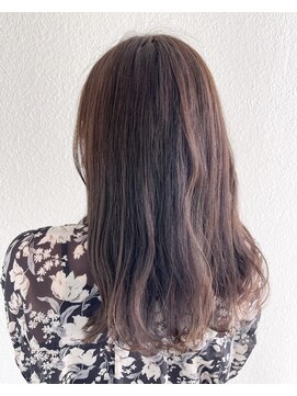 パリスパート2 毛先ゆる巻き ミディアムレイヤー ヘアスタイル