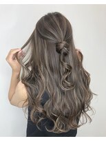 リノート バイ エゴル 太田川(Linoet by ENGOL) 【LINOET】手島カミラ　グレージュハイライト