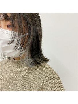 キー(kii) インナーカラーシルバー 顔周りカット 福岡 天神 今泉 薬院