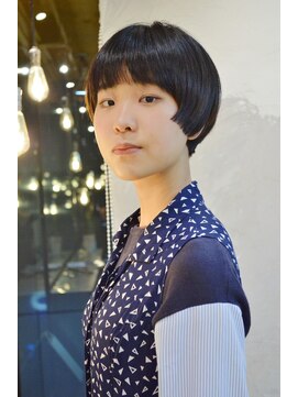 スパイス SPYS 20代30代40代/品のある大人黒髪ショートボブ/３６０度綺麗ヘア