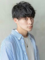 イオ 本厚木(io)&nbsp;黒髪マッシュニュアンスパーマビジネスメンズカット刈り上げ